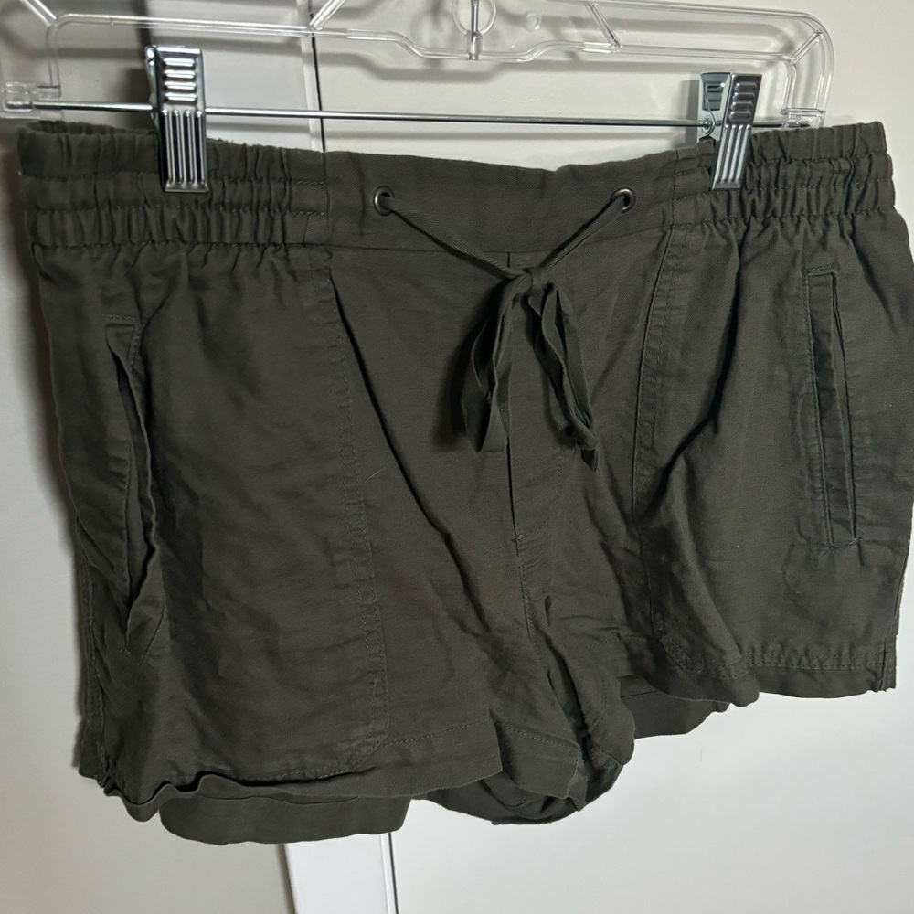 Gap elastic shorts